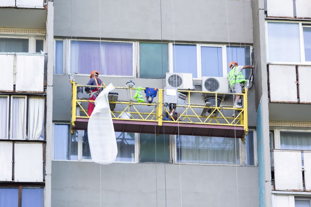 Commercial building cleaning services
